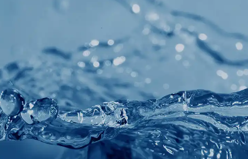 晶莹易透的水份